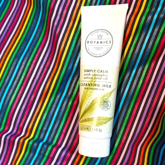 Simply Calm Cleansing Milk minimalist - Picture 1 of 10